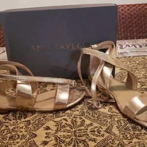 ANN TAYLOR'S WOMEN FLAT SANDALS